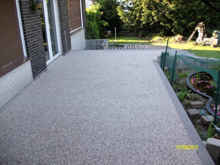 Terrasse mit Steinteppich